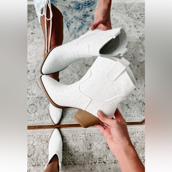 Ivory Forever beaded cowboy boot - Picture 5 of 10